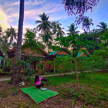 Kohmook Happy Time Bungalow เกาะมุก ภายนอก รูปภาพ