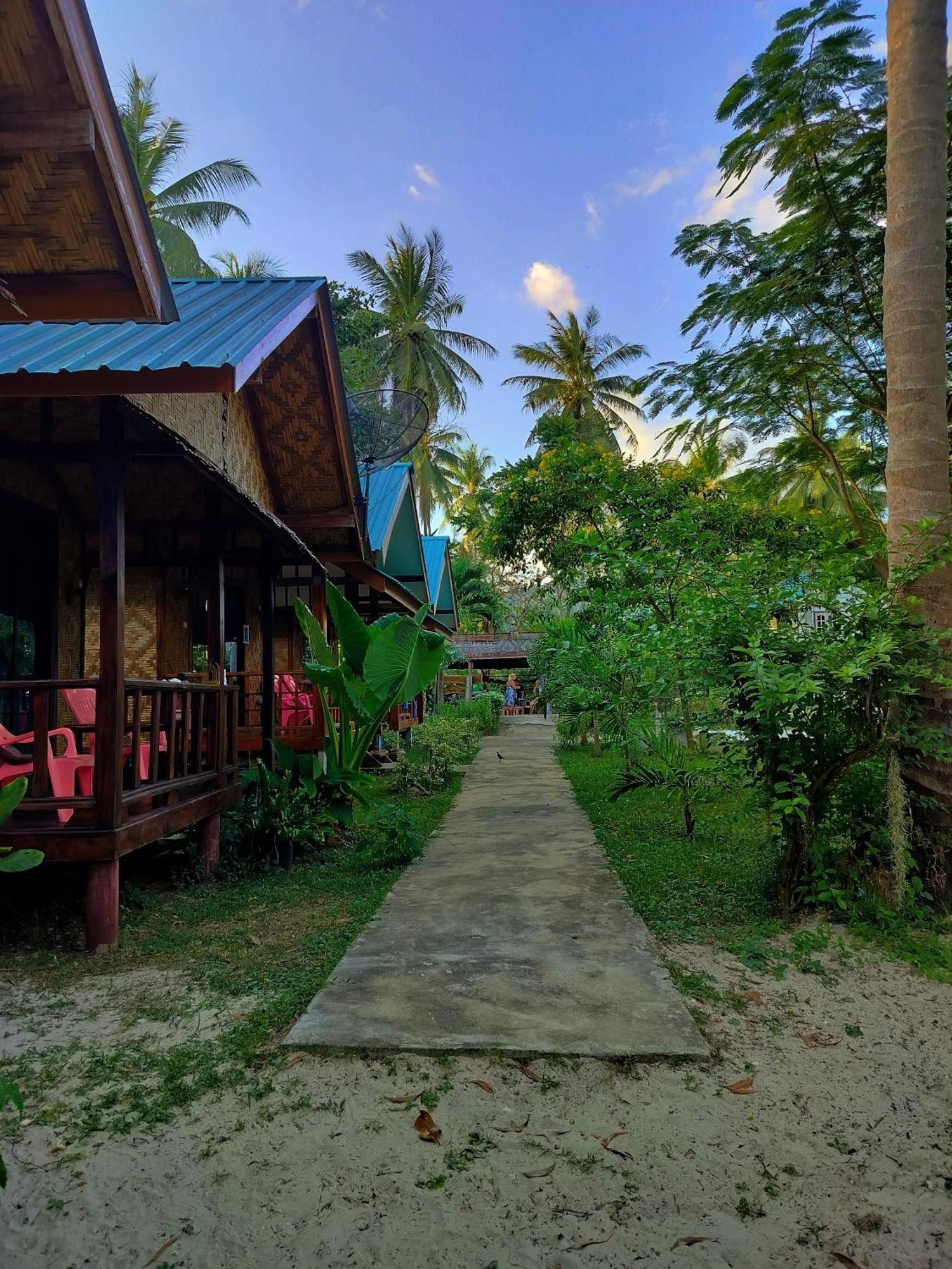 Kohmook Happy Time Bungalow เกาะมุก ภายนอก รูปภาพ