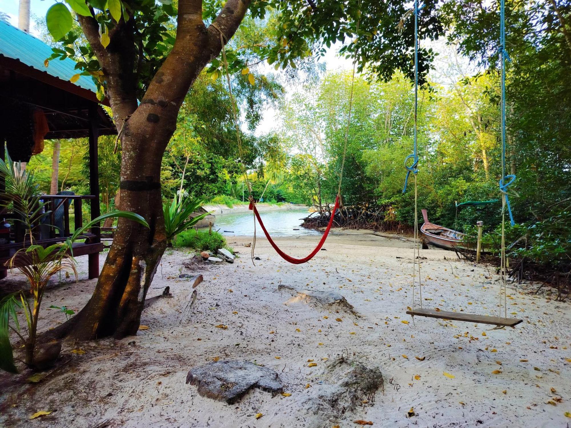 Kohmook Happy Time Bungalow เกาะมุก ภายนอก รูปภาพ