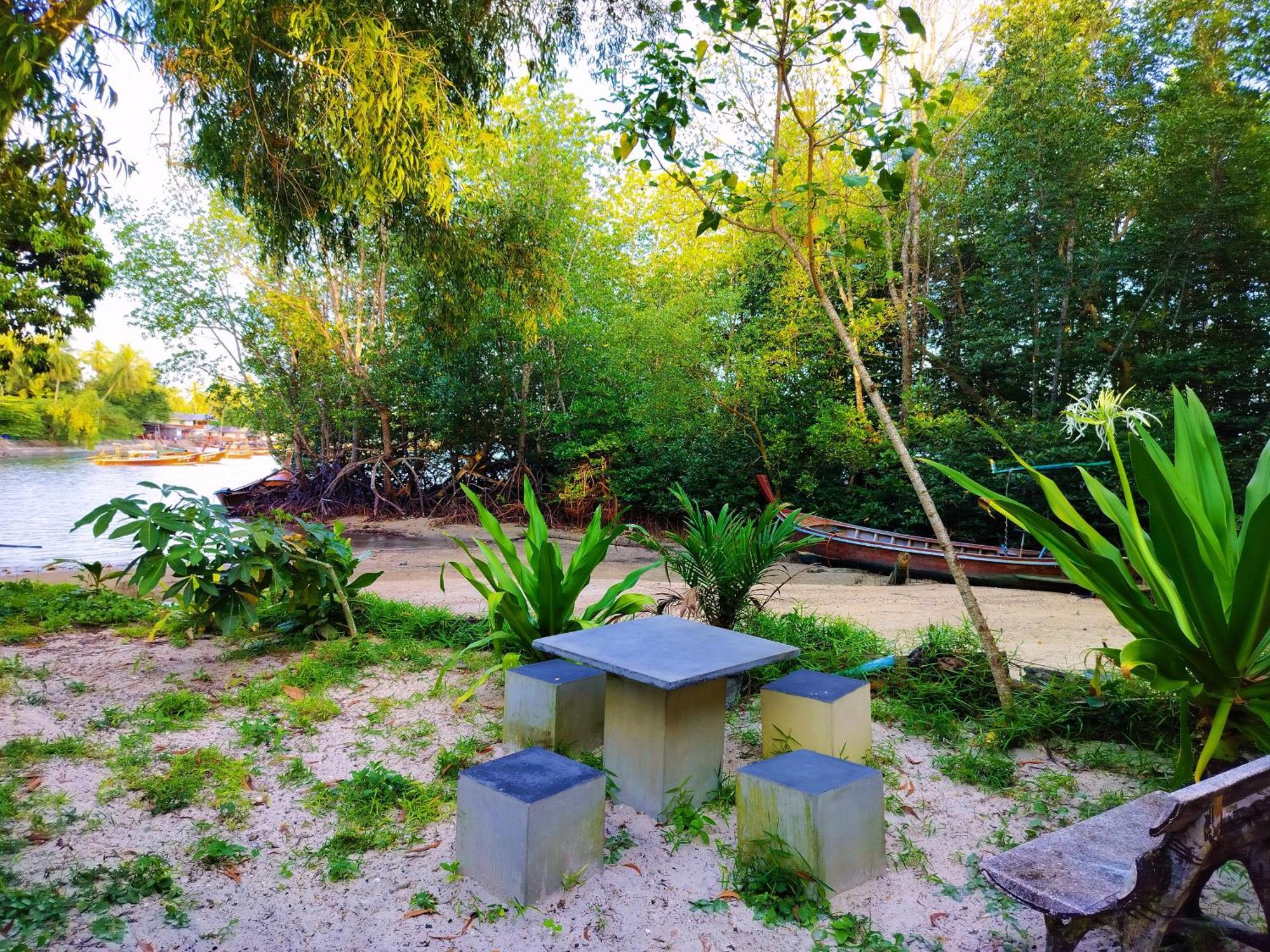 Kohmook Happy Time Bungalow เกาะมุก ภายนอก รูปภาพ